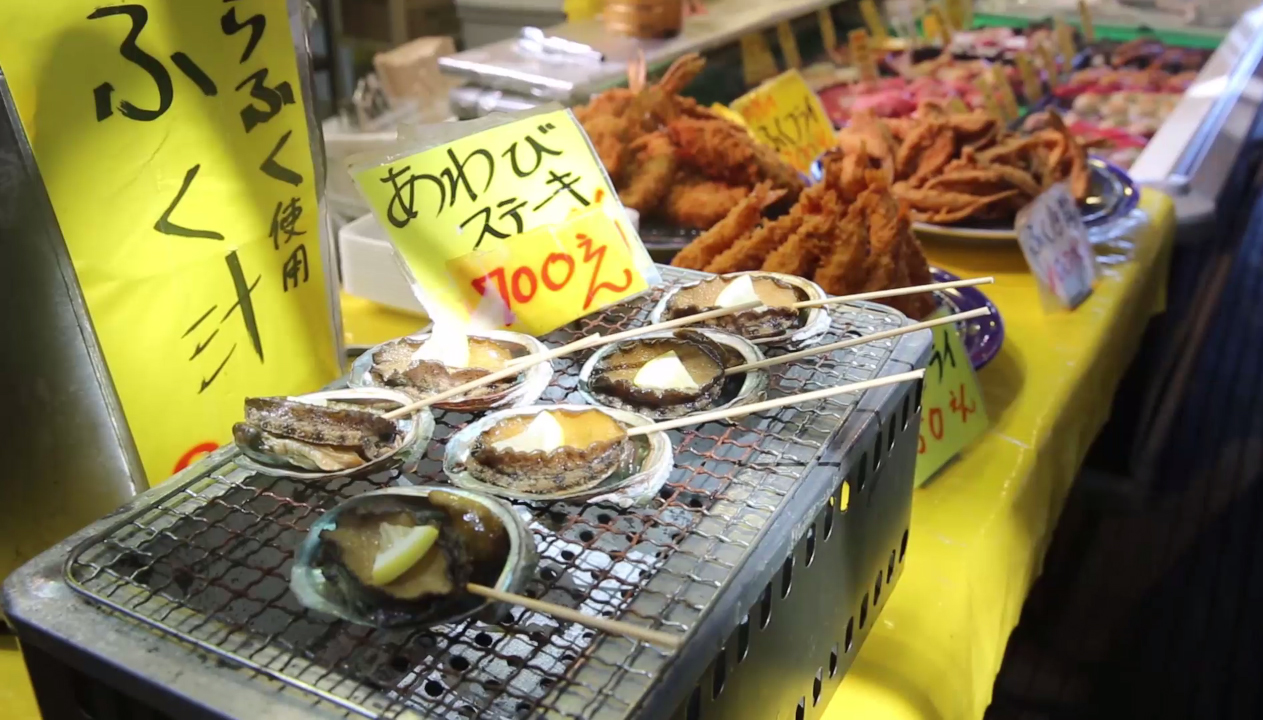 唐戸市場の活気